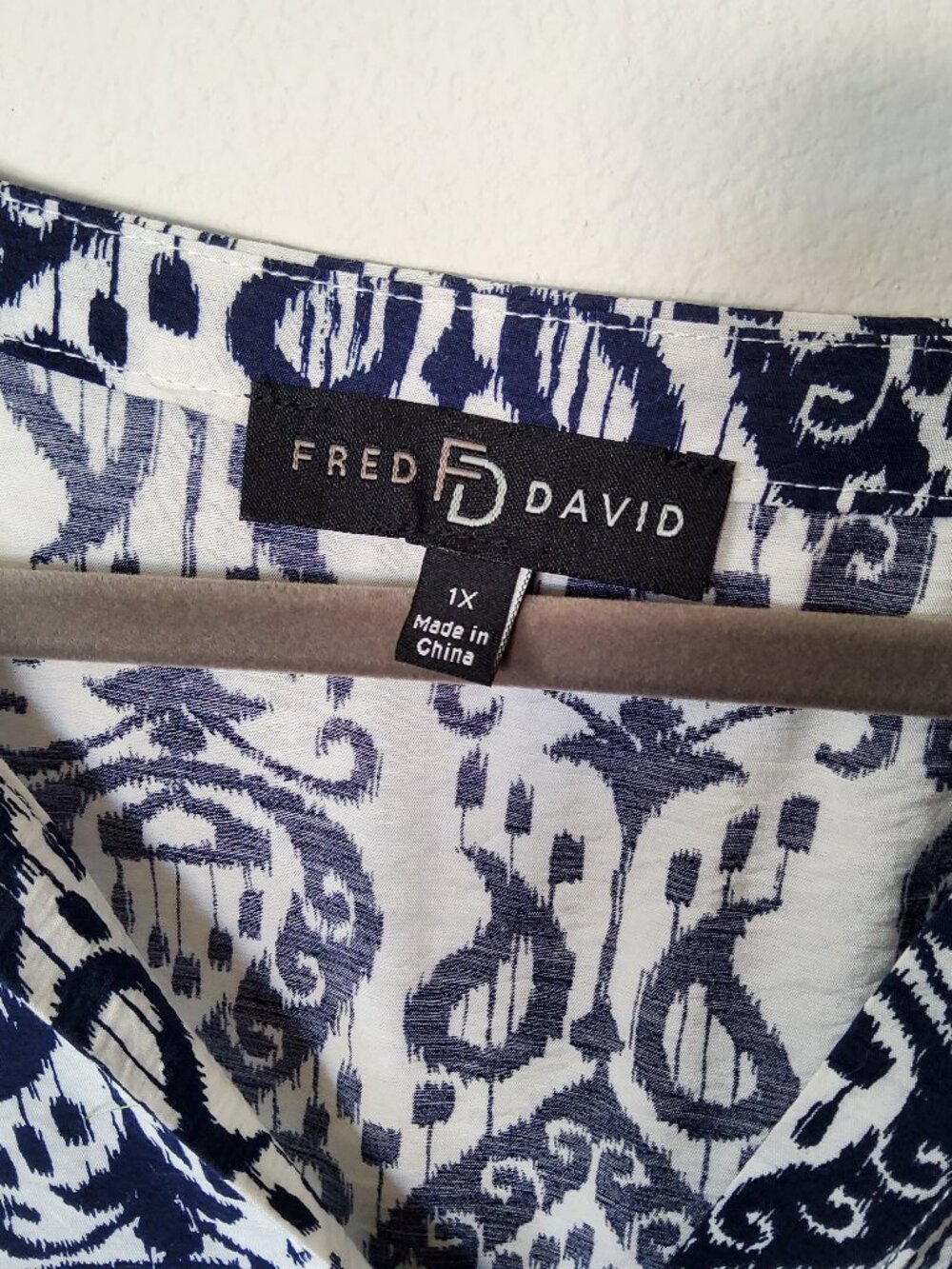 Blue and White Ikat Plus size 1X blouse - Picture 2 of 2